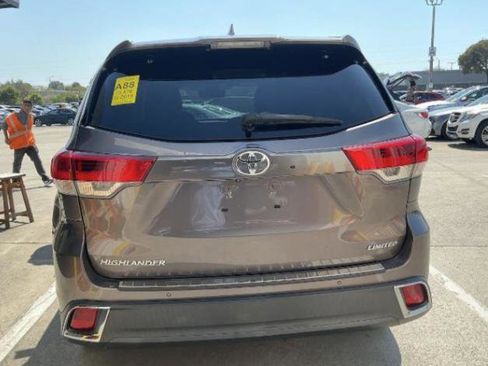 Used 2019 Toyota Highlander Limited image 5