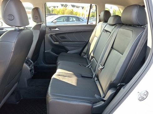 Certified 2022 Volkswagen Tiguan SE image 12