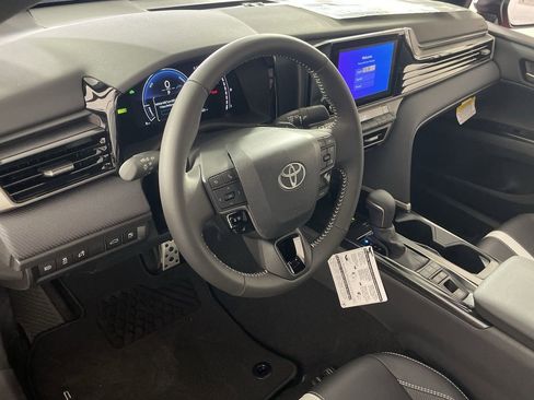 New 2026 Toyota Camry Hybrid image 11