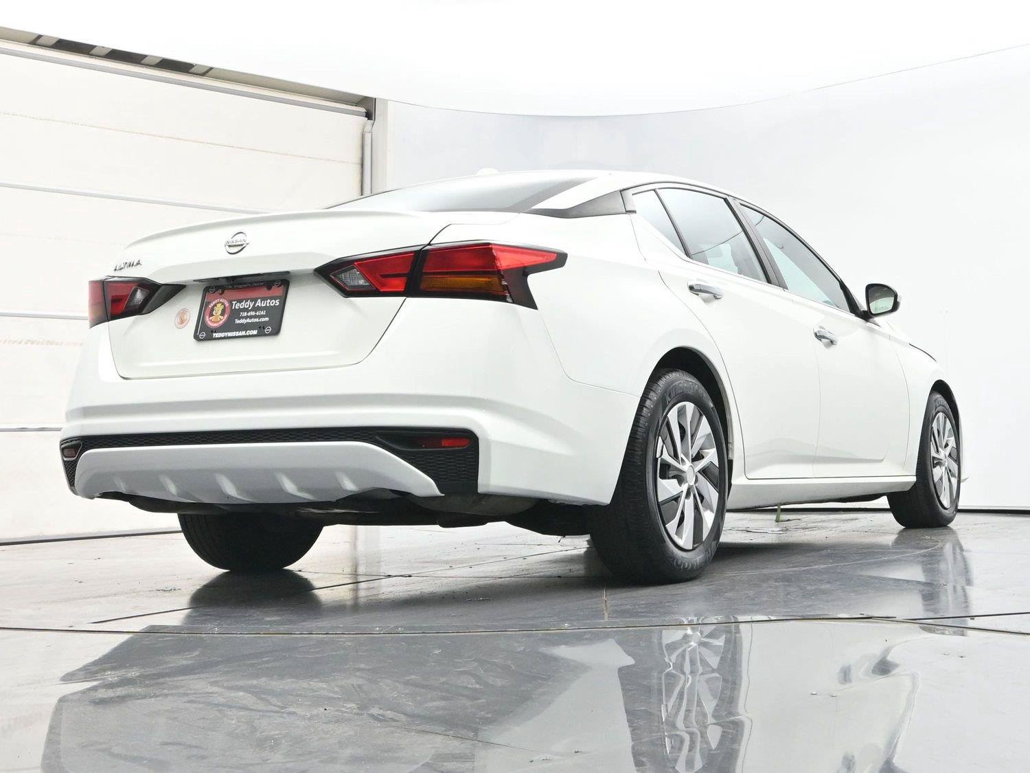 Used 2020 Nissan Altima 2.5 S FWD image 32