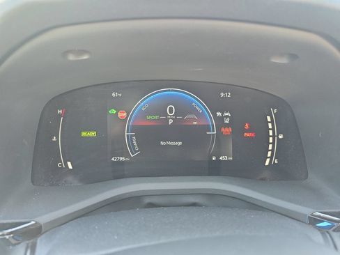 Used 2025 Toyota Camry SE FWD image 13