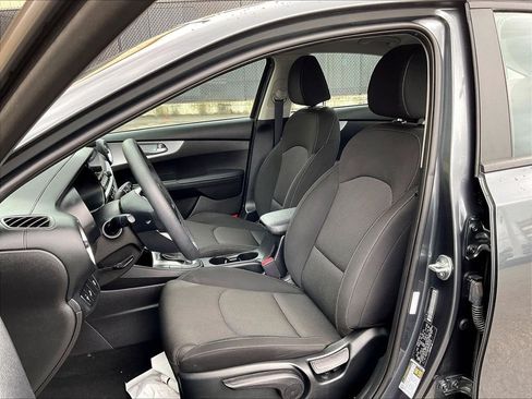Used 2023 Kia Forte LXS w/ LXS Technology Package FWD image 10
