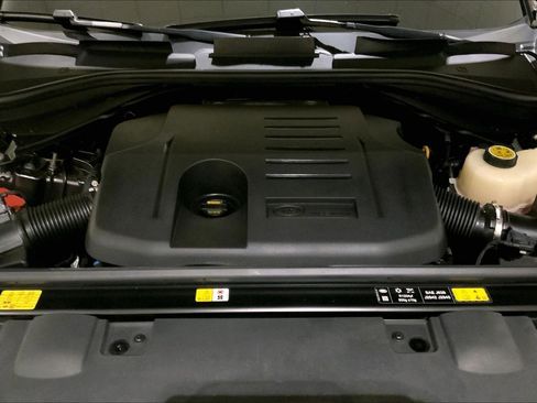 Used 2025 Land Rover Range Rover Sport SE image 29