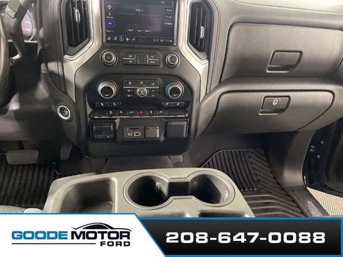 Used 2021 Chevrolet Silverado 1500 LT w/ Z71 Off-Road Package AWD/4WD image 18
