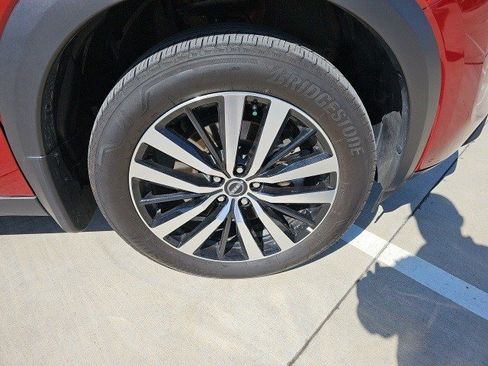 Used 2024 Nissan Pathfinder Platinum w/ Cargo Package image 10