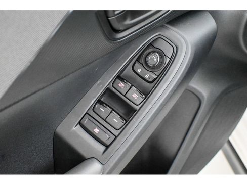 Used 2025 Subaru Crosstrek 2.5i Premium AWD/4WD image 17