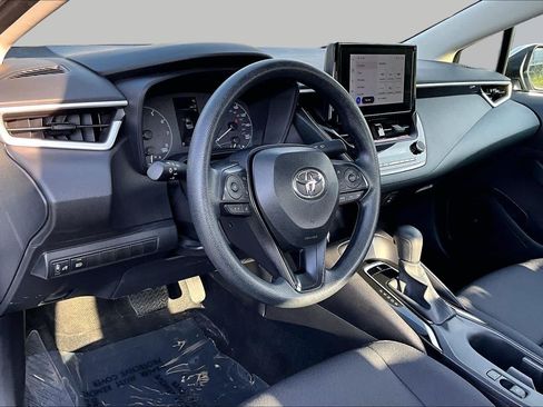 Used 2025 Toyota Corolla LE FWD image 18