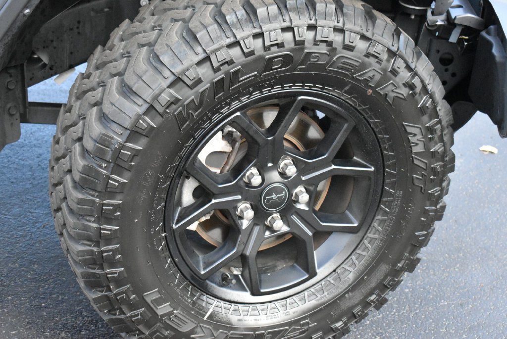 Used 2025 Jeep Wrangler Sport AWD/4WD image 5