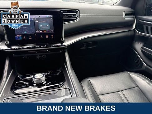 Used 2023 Jeep Wagoneer 4WD w/ Premium Group I image 23