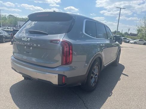 Used 2025 Kia Telluride LX FWD image 3