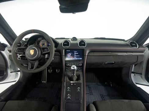 Certified 2022 Porsche 718 Cayman GT4 RWD image 43
