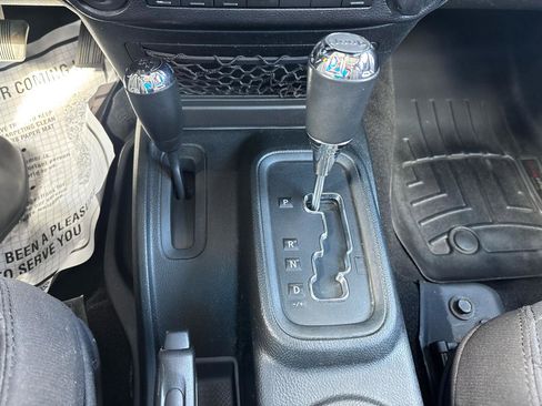 Used 2018 Jeep Wrangler Unlimited Sport S image 23