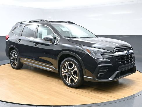 Used 2023 Subaru Ascent Limited w/ Technology Package AWD/4WD image 3
