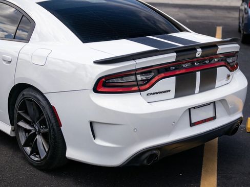 Used 2019 Dodge Charger Scat Pack RWD image 10