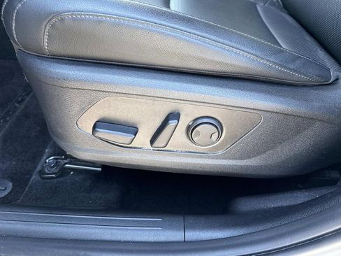 Used 2023 Kia Sportage EX image 17