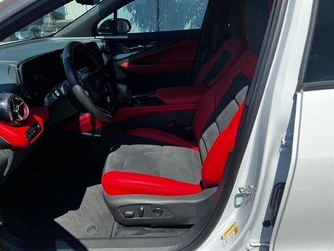 Used 2024 Chevrolet Blazer EV RS AWD/4WD image 17