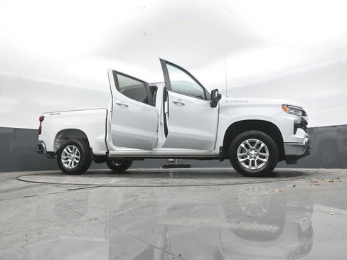 Used 2022 Chevrolet Silverado 1500 LT AWD/4WD image 54