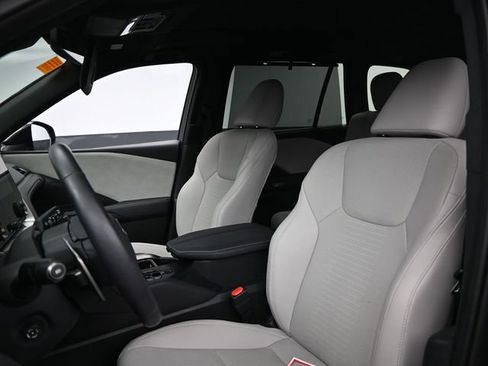 New 2025 Lexus IS 350 F Sport w/ Navigation Package RWD image 15
