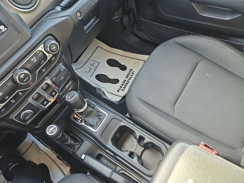Used 2022 Jeep Wrangler Sport image 26