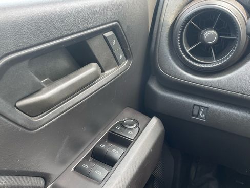 Used 2023 Chevrolet Colorado W/T RWD image 10