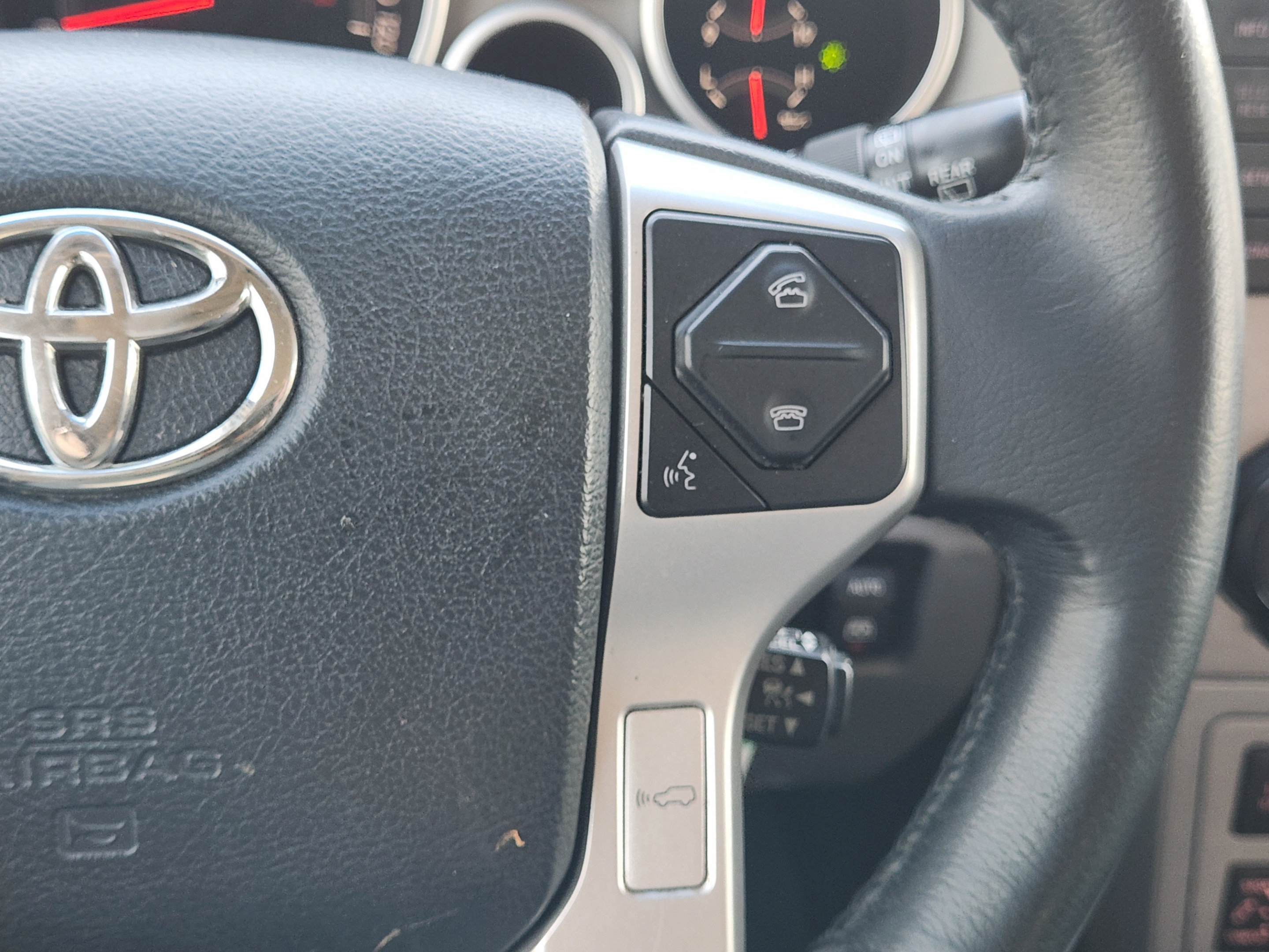 Used 2014 Toyota Sequoia Platinum RWD image 23