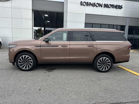 Certified 2026 Lincoln Navigator L Black Label AWD/4WD image 6