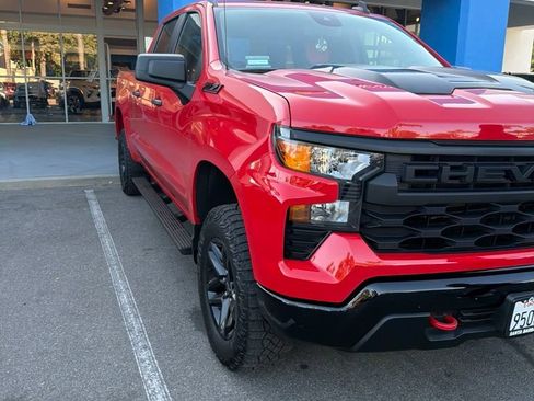 Used 2024 Chevrolet Silverado 1500 Custom Trail Boss w/ LPO, Dark Essentials Package AWD/4WD image 4