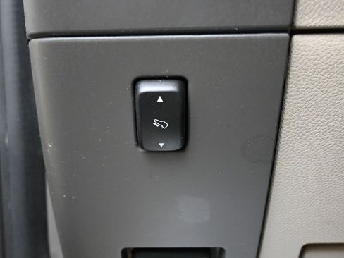 Used 2014 Ford Expedition XLT AWD/4WD image 12