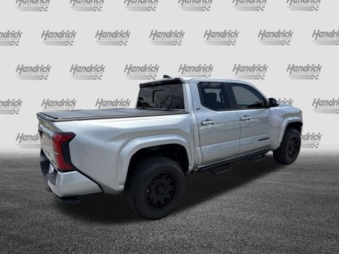 Used 2024 Toyota Tacoma SR5 w/ SR5 Upgrade Package AWD/4WD image 10