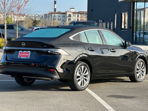 New 2026 Nissan Sentra SL FWD image 4
