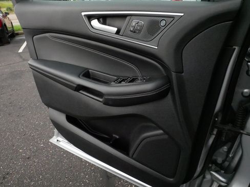 Used 2022 Ford Edge Titanium AWD/4WD image 28