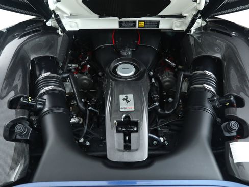 Certified 2020 Ferrari 488 Pista Spider image 36
