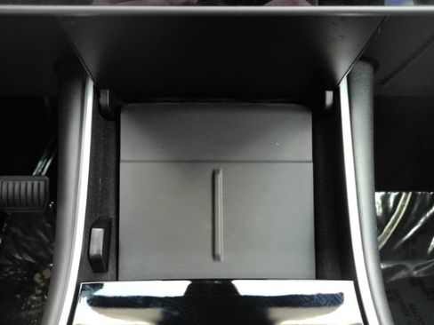 Used 2021 Tesla Model Y Long Range AWD/4WD image 44