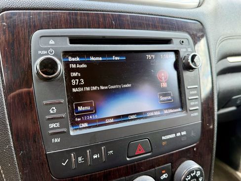 Used 2017 Chevrolet Traverse LT FWD image 24