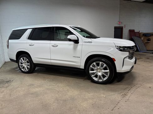 Used 2023 Chevrolet Tahoe High Country w/ Premium Package AWD/4WD image 5