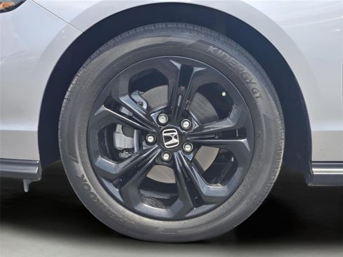 Used 2025 Honda Accord SE image 11