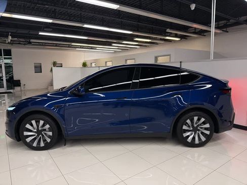 Used 2026 Tesla Model Y AWD image 8