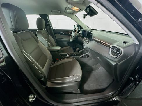 Used 2024 Chevrolet TrailBlazer LS image 30