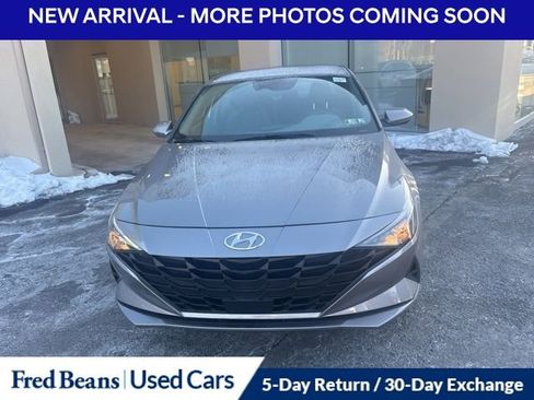 Used 2023 Hyundai Elantra SEL w/ Convenience Package image 3