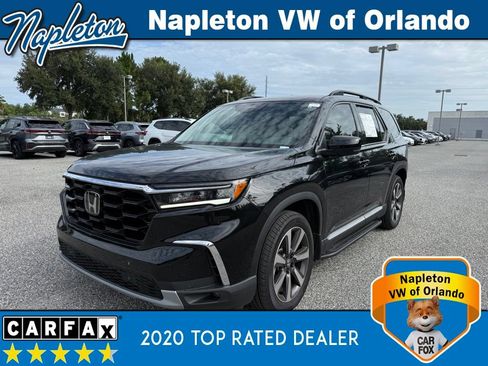 Used 2025 Honda Pilot Touring image 1