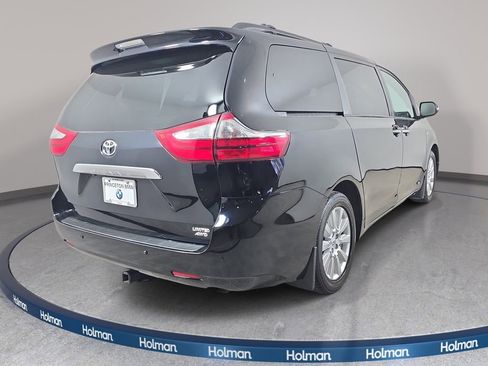 Used 2017 Toyota Sienna Limited Premium w/ Protection Package image 6