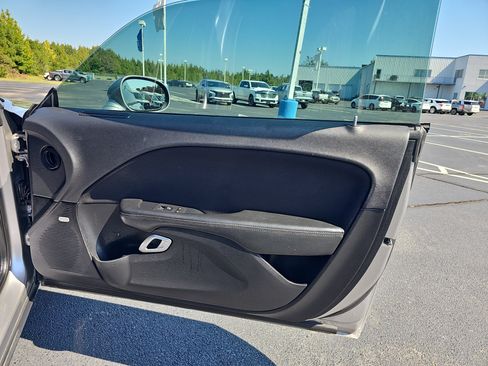Used 2016 Dodge Challenger SXT w/ Blacktop Package RWD image 16