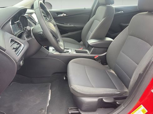 Used 2017 Chevrolet Cruze LT image 10