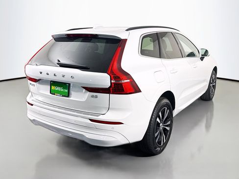 Used 2023 Volvo XC60 B5 Core FWD image 10