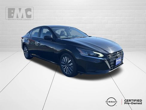 Used 2025 Nissan Altima 2.5 SV AWD/4WD image 2