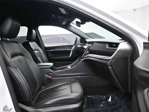 Used 2025 Jeep Grand Cherokee Limited image 34