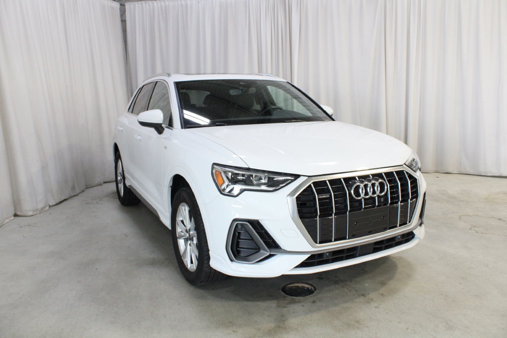 Used 2024 Audi Q3 2.0T Premium w/ Convenience Package AWD/4WD image 38