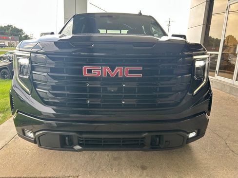 Used 2022 GMC Sierra 1500 Elevation w/ Elevation Premium Package AWD/4WD image 3
