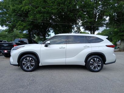 Used 2022 Toyota Highlander XLE