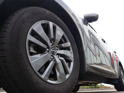 Certified 2025 Nissan Pathfinder SV image 11